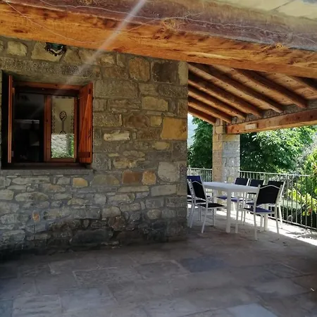 Casa La Nau Dağ evi *